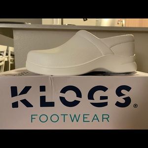 MENS KLOGS SHOES SIZE 10 (WIDE)